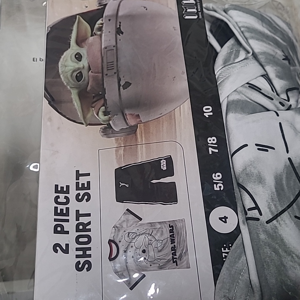 New with tags! Stars Wars Mandalorian Boys 4 summer shorts & Tshirt set